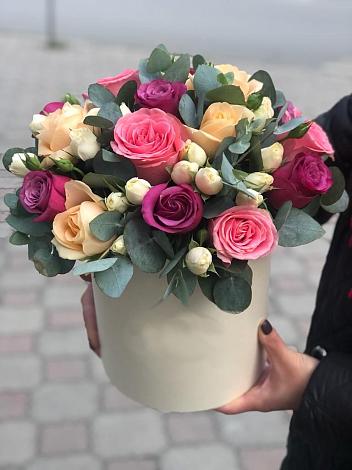 Цветочная композиция из Розы в шляпной коробке в Алтухово