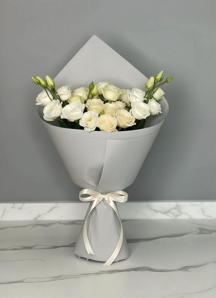 Букет цветов из: Розы и Лизиантусы в Алтухово