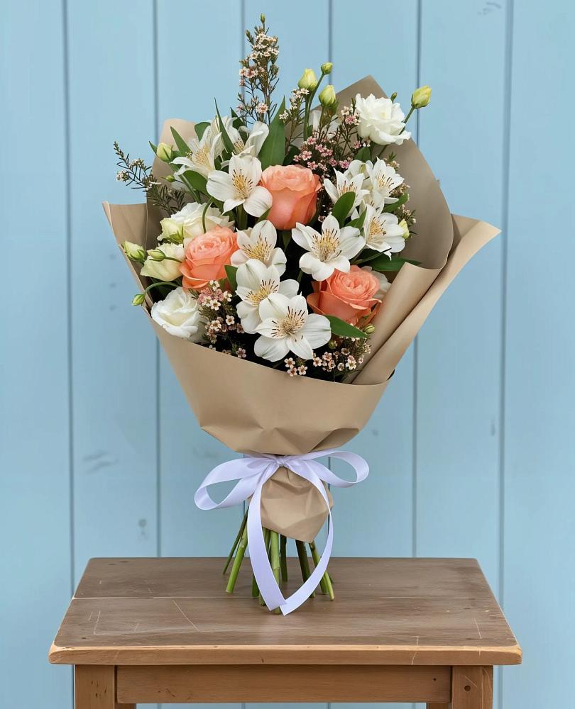 Букет цветов из: Альстромерии, Лизиантусы, Розы и Хризантемы в Алтухово